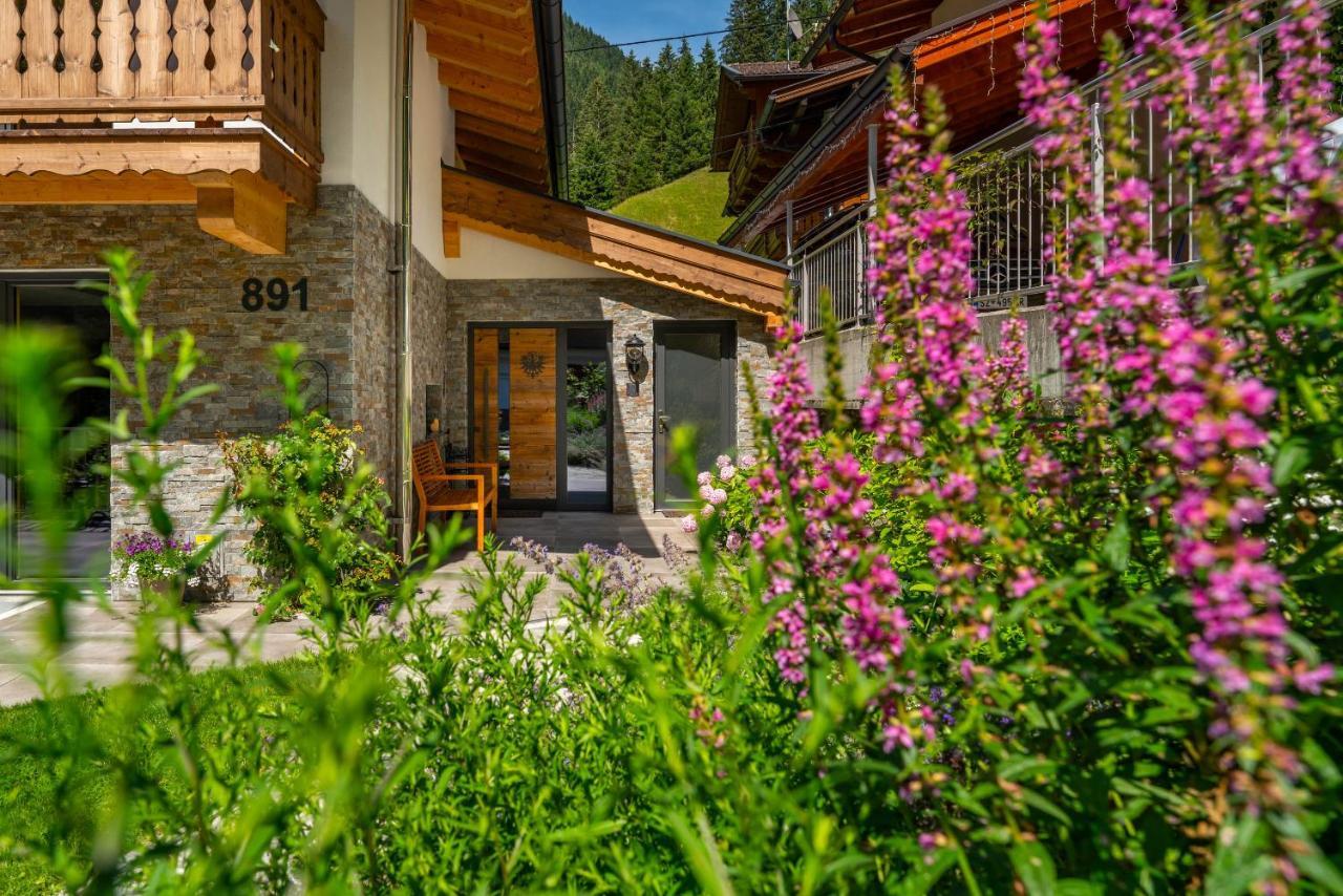 Chalet Alpendomizil Ahorn Mayrhofen Exterior photo